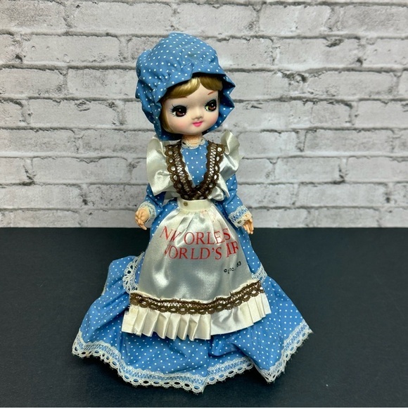 Vintage 1983 New Orleans World's Fair Big Eyes Doll Dress Bonnet Stand 10 in. - Picture 11 of 14